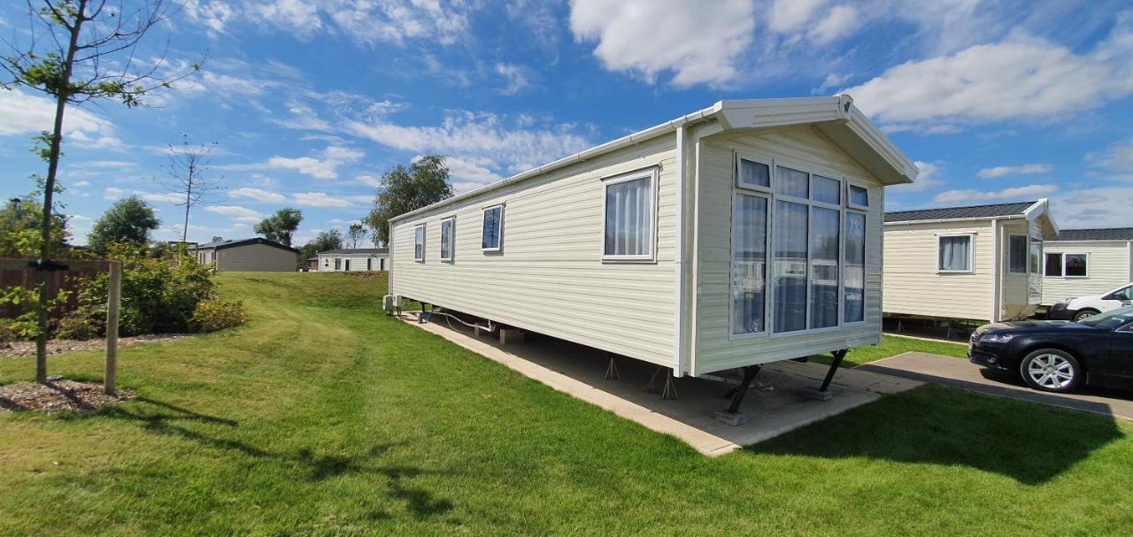 Rj Luxury Caravan Hire With Hot Tub Татершал Екстериор снимка