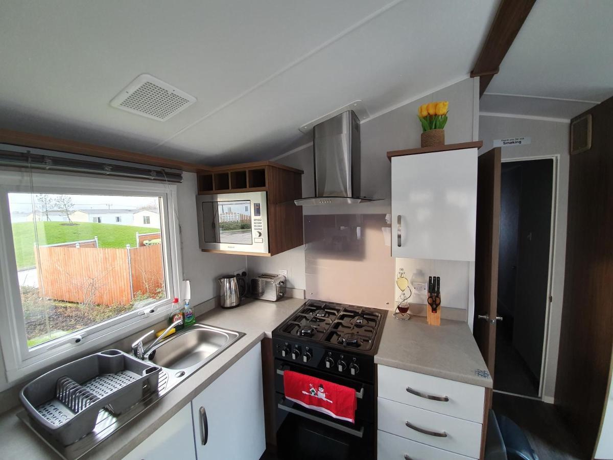 Rj Luxury Caravan Hire With Hot Tub Татершал Екстериор снимка