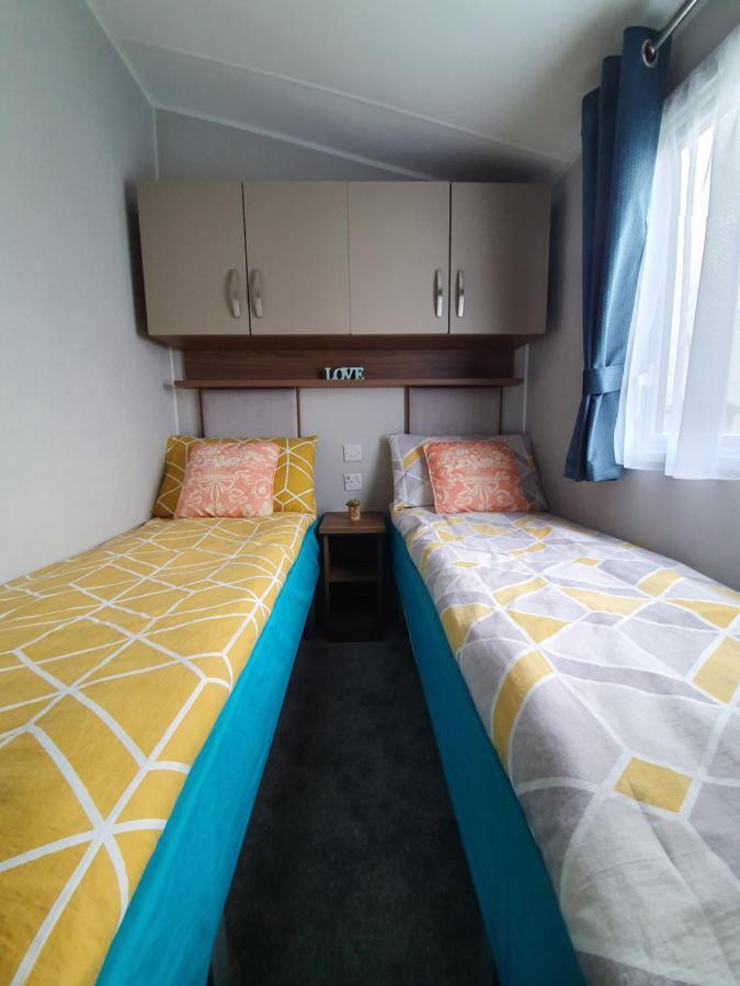 Rj Luxury Caravan Hire With Hot Tub Татершал Екстериор снимка