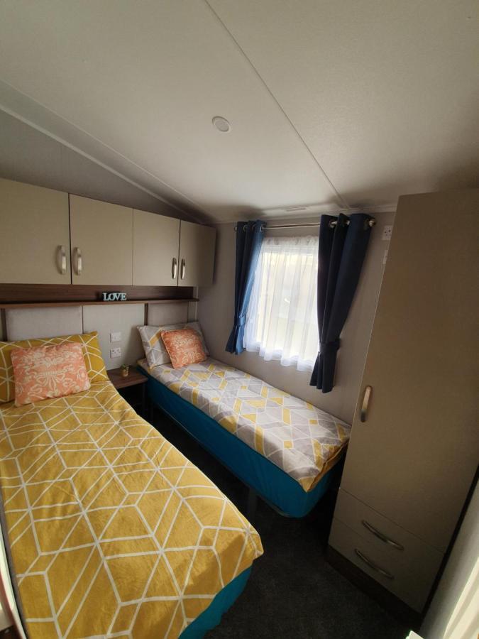 Rj Luxury Caravan Hire With Hot Tub Татершал Екстериор снимка